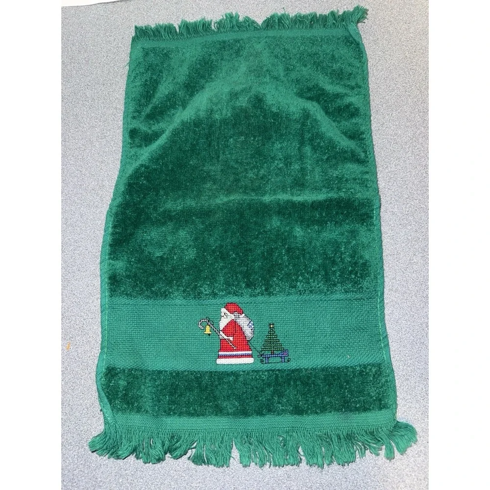 VTG Christmas Holiday Fingertip Green Towel Hand Stitch Petit Point Santa